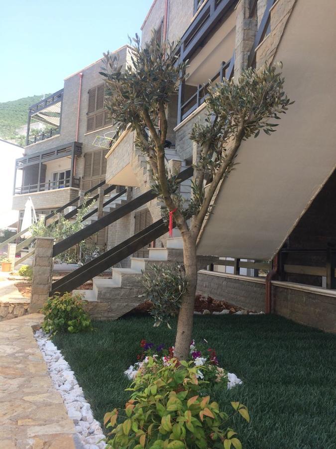 Aldi'S Guest House Vlore Exterior photo