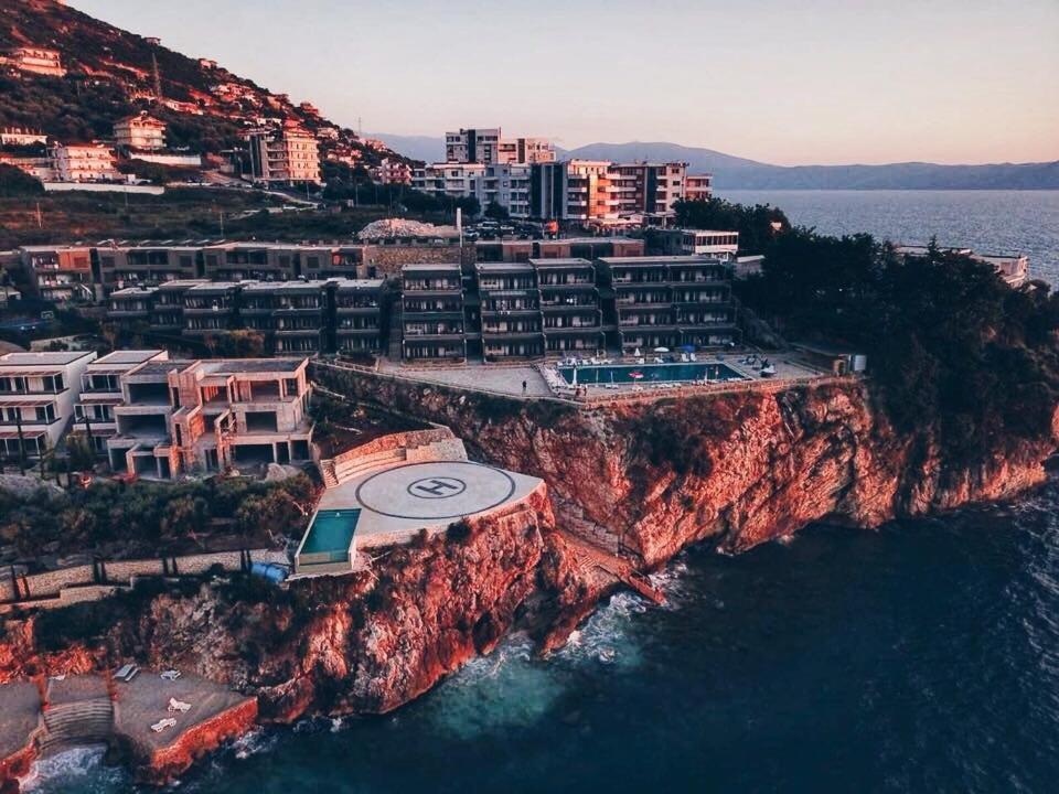 Aldi'S Guest House Vlore Exterior photo