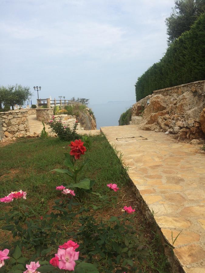 Aldi'S Guest House Vlore Exterior photo